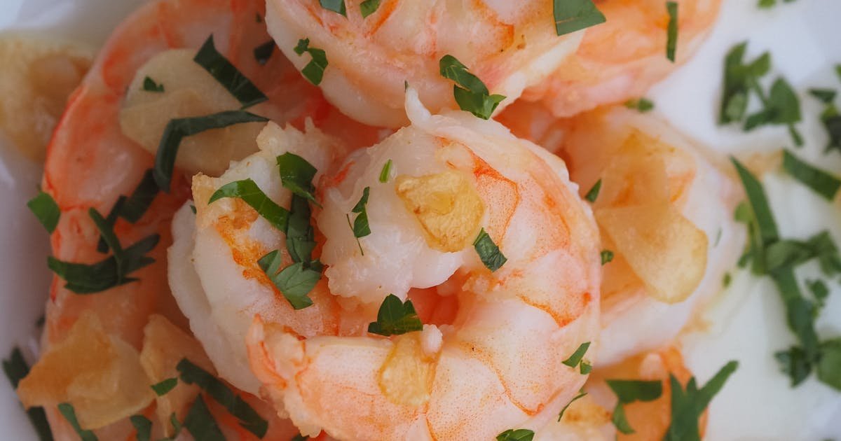 15-Minute Lemon Garlic Butter Shrimp: Fast, Flavorful, and Restaurant-Quality at Home