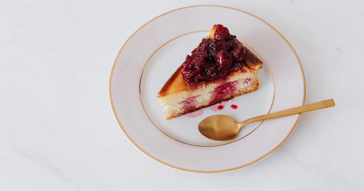 Classic New York Cheesecake with Berry Sauce: Complete Expert Guide