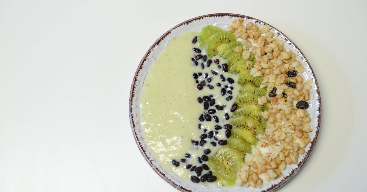 The Perfect Banana Oat Protein Smoothie Bowl: Creamy, Protein-Packed Breakfast