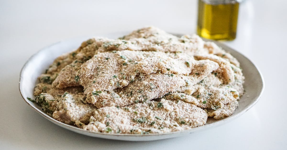 Classic Chicken Piccata with Capers and Lemon: The Ultimate Weeknight Dinner Recipe