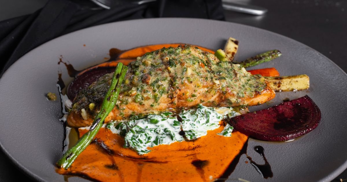 Garlic Butter Salmon with Asparagus: The Ultimate Weeknight Winner