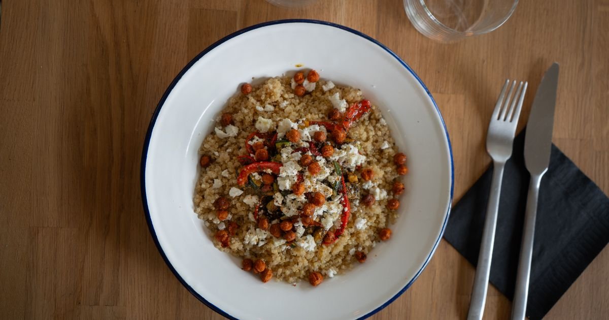 Mediterranean Quinoa Salad Bowl That Actually Tastes Like Summer