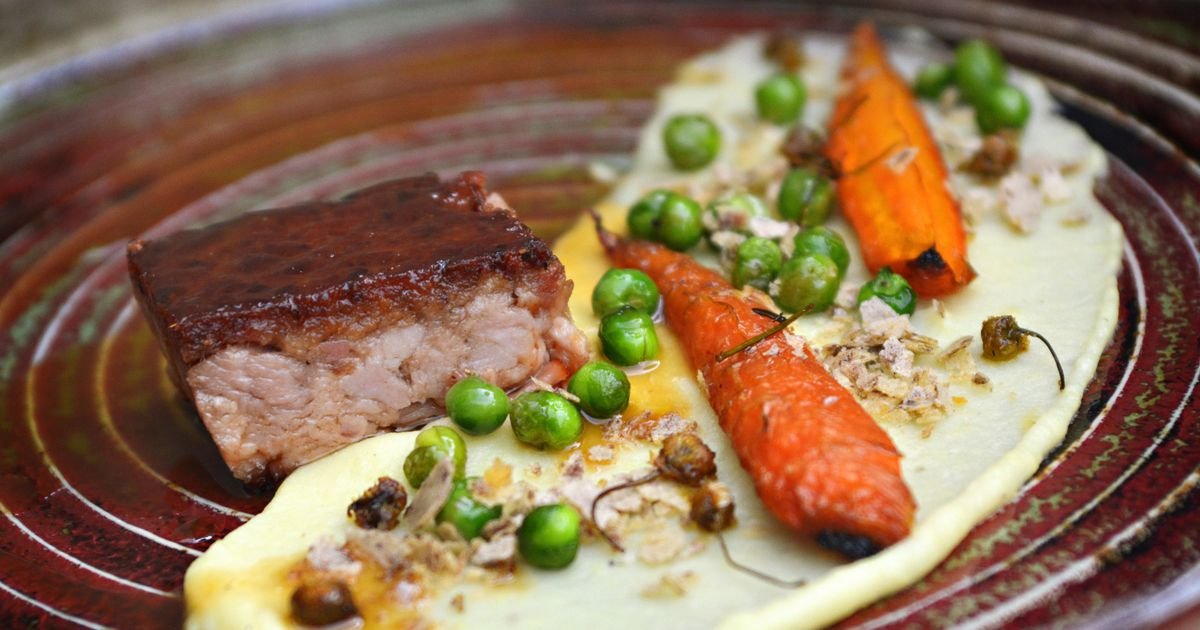 Red Wine Braised Short Ribs with Creamy Mashed Potatoes: The Ultimate Comfort Meal